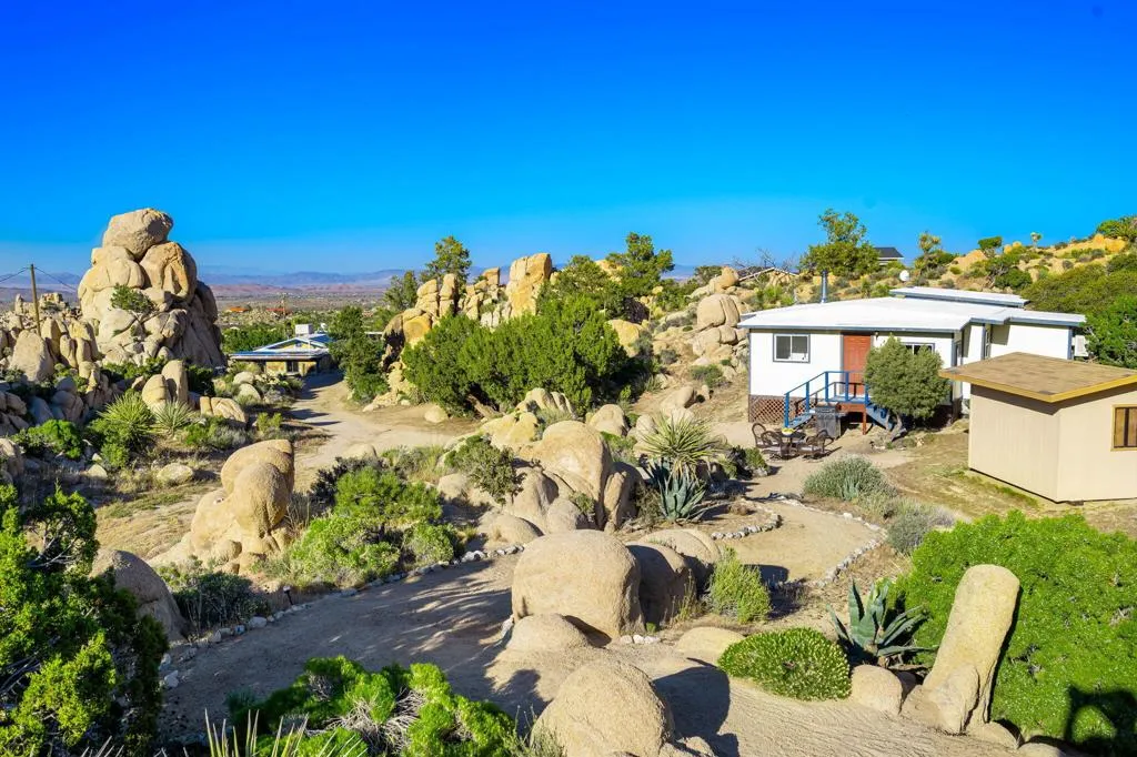 5845 Cholla Avenue, Yucca Valley, California 92284 home-pic-45