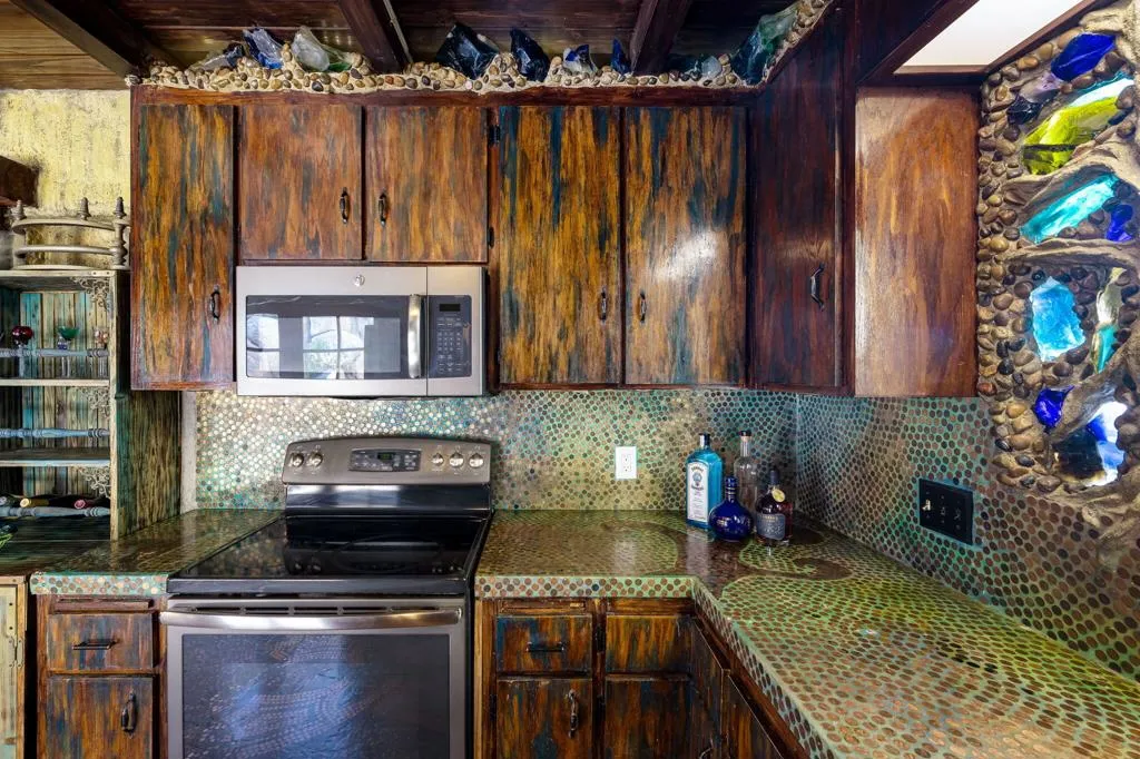 5845 Cholla Avenue, Yucca Valley, California 92284 home-pic-17