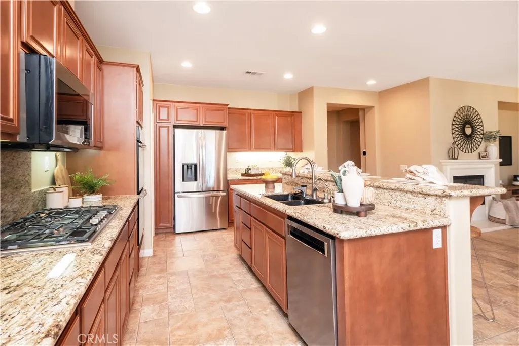 17842 Wildwood Creek Road, Riverside, California 92504 home-pic-30