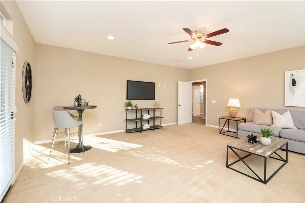 17842 Wildwood Creek Road, Riverside, California 92504 home-pic-35