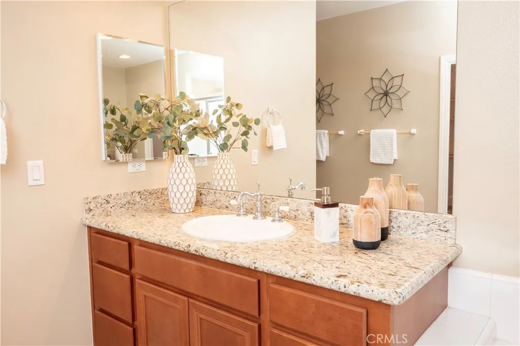 17842 Wildwood Creek Road, Riverside, California 92504 home-pic-43