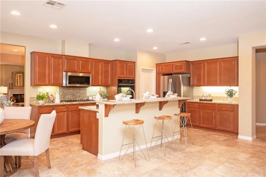 17842 Wildwood Creek Road, Riverside, California 92504 home-pic-29