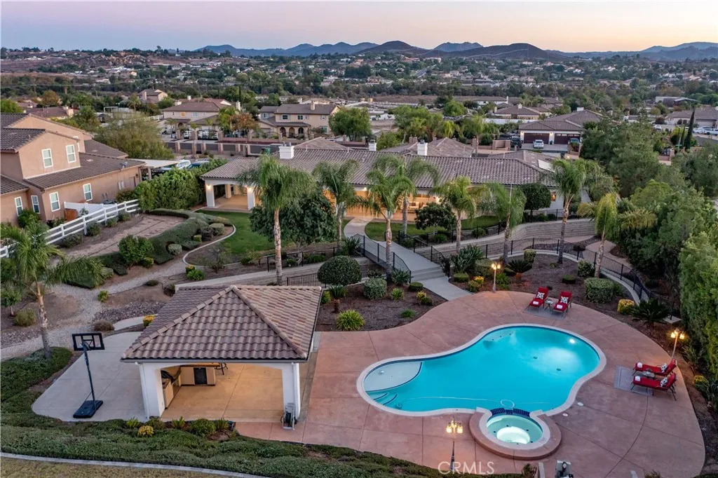 17842 Wildwood Creek Road, Riverside, California 92504 home-pic-2
