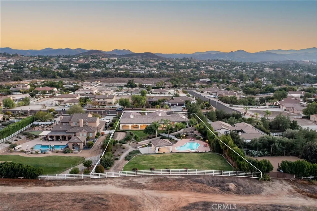 17842 Wildwood Creek Road, Riverside, California 92504 home-pic-63