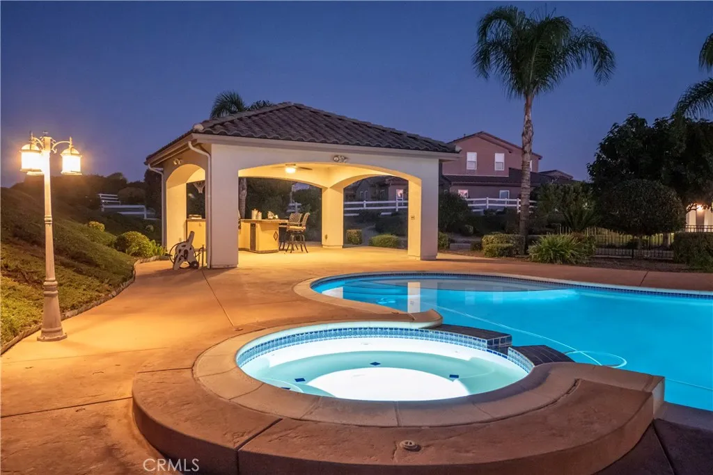 17842 Wildwood Creek Road, Riverside, California 92504 home-pic-4