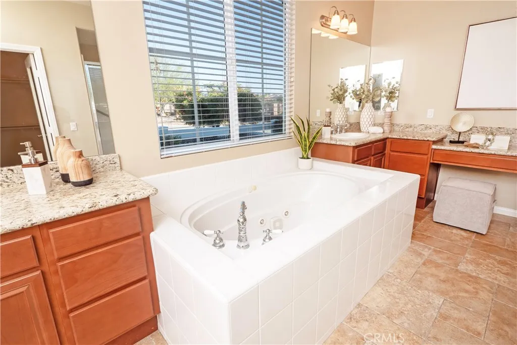 17842 Wildwood Creek Road, Riverside, California 92504 home-pic-41