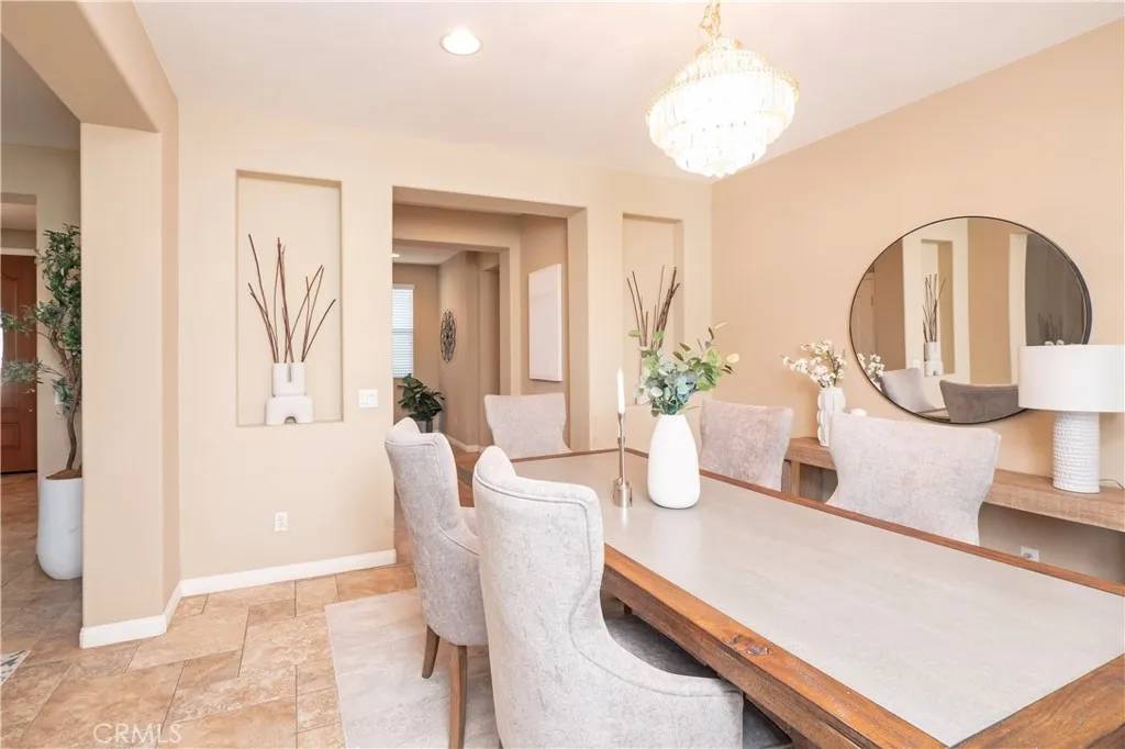 17842 Wildwood Creek Road, Riverside, California 92504 home-pic-23