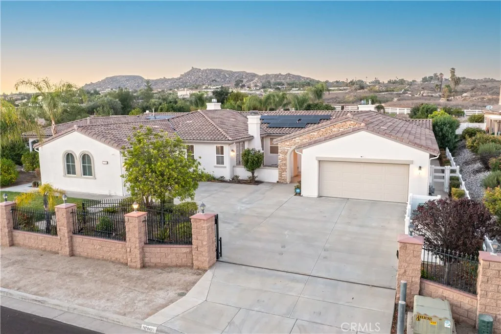 17842 Wildwood Creek Road, Riverside, California 92504 home-pic-12
