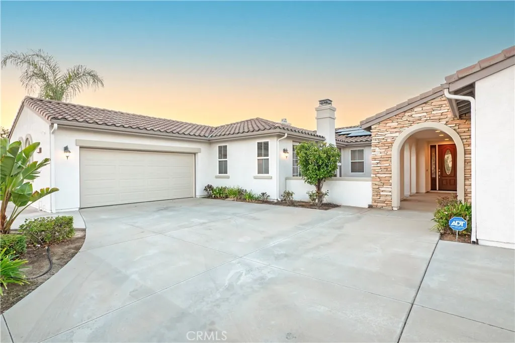 17842 Wildwood Creek Road, Riverside, California 92504 home-pic-9
