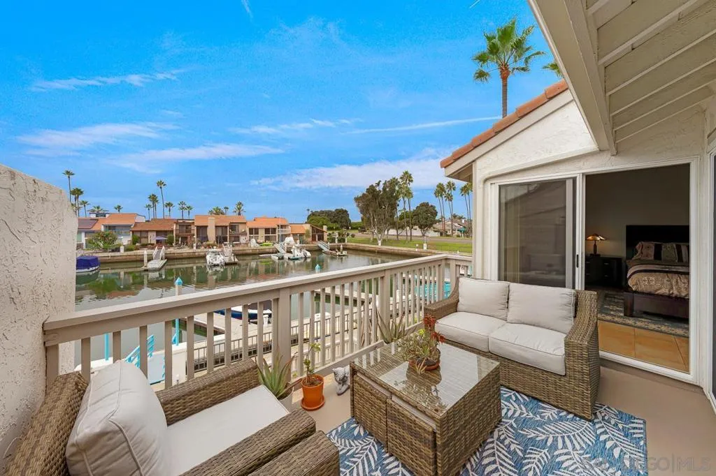 94 Kingston Ct W, Coronado, California 92118 home-pic-14
