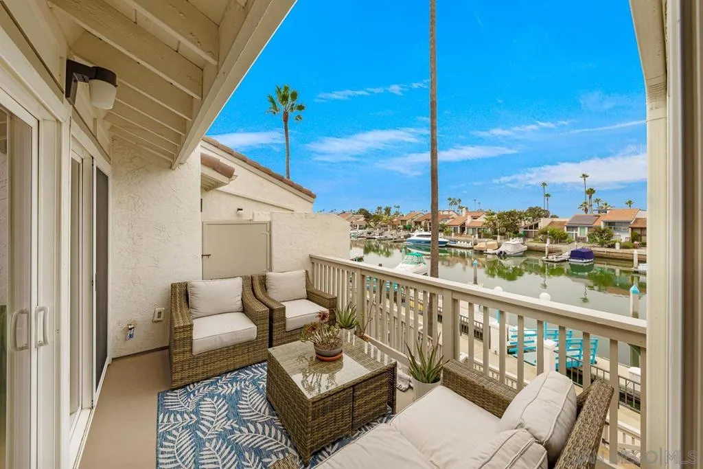 94 Kingston Ct W, Coronado, California 92118 home-pic-15