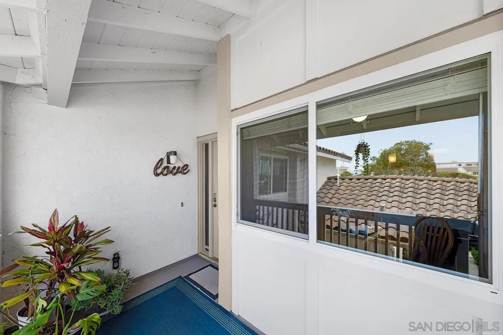 94 Kingston Ct W, Coronado, California 92118 home-pic-36