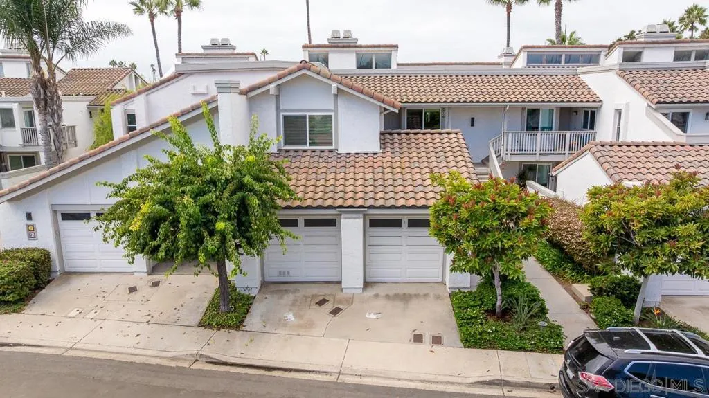 94 Kingston Ct W, Coronado, California 92118 home-pic-2