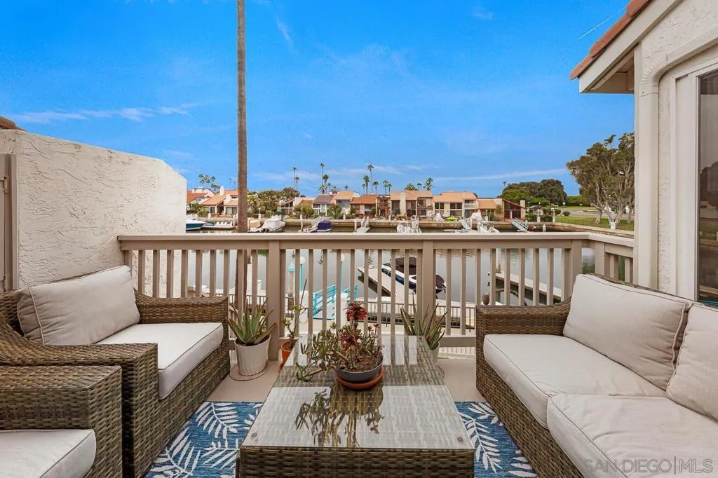 94 Kingston Ct W, Coronado, California 92118 home-pic-13