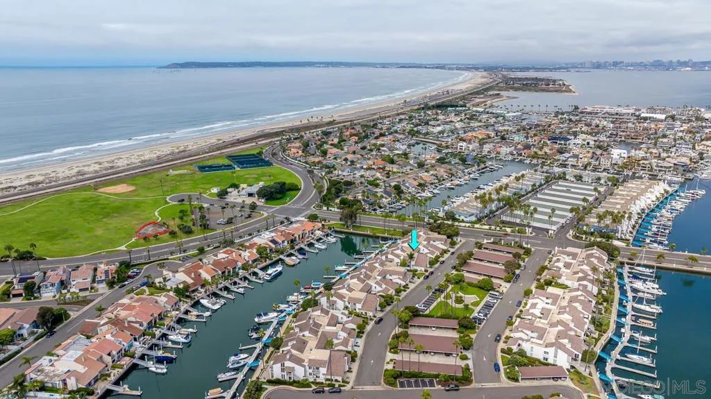 94 Kingston Ct W, Coronado, California 92118 home-pic-49