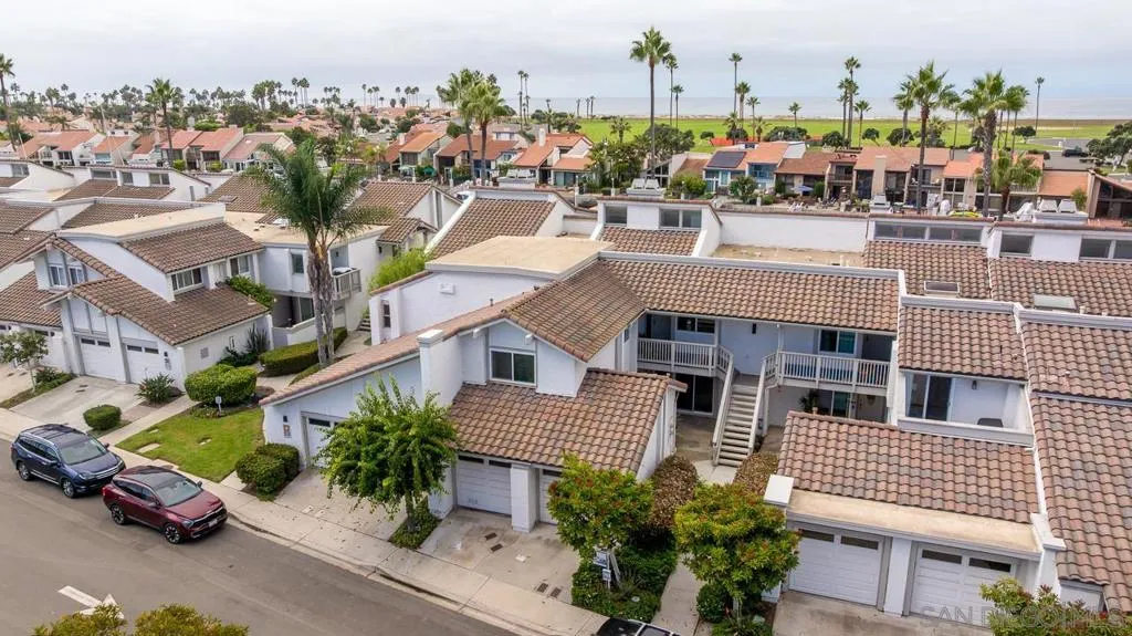 94 Kingston Ct W, Coronado, California 92118 home-pic-3