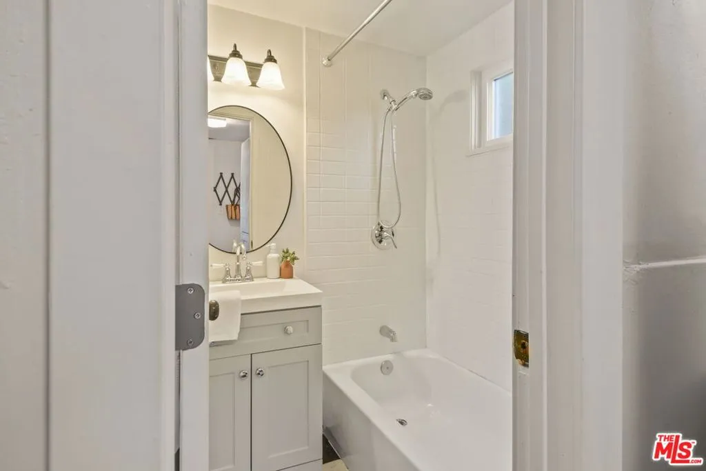 3908 Edison Walk, Los Angeles, California 90032 home-pic-21