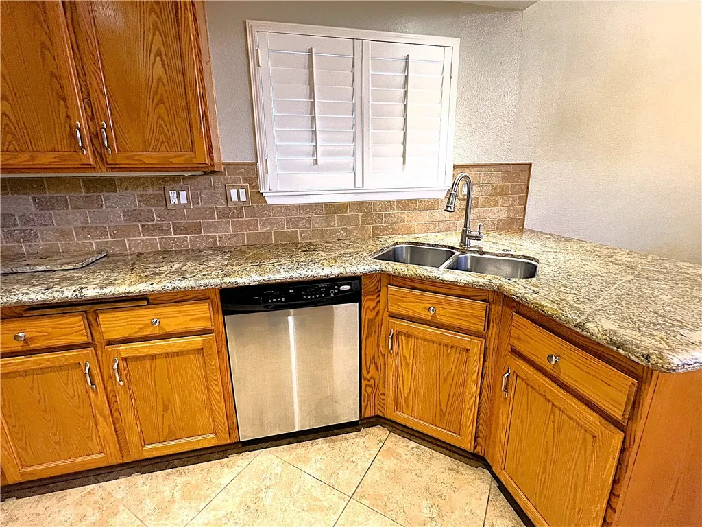2682 Alegre, Hemet, California 92545 home-pic-35
