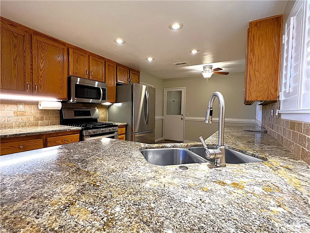 2682 Alegre, Hemet, California 92545 home-pic-32