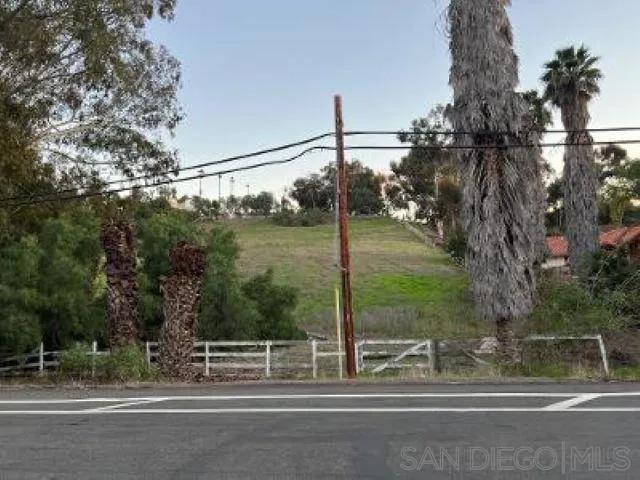 3680 Mesa Vista Way, Bonita, California 91902 home-pic-4