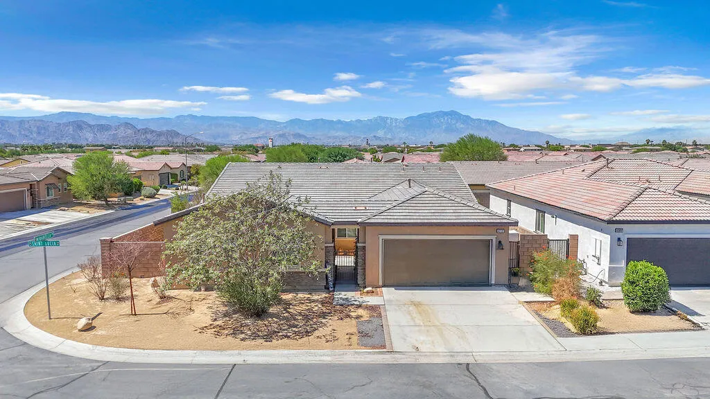 42727 Saint Lucia Street, Indio, California 92203 home-pic-0