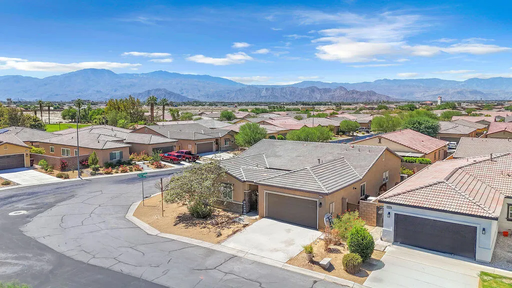 42727 Saint Lucia Street, Indio, California 92203 home-pic-45