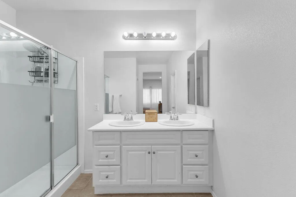 42727 Saint Lucia Street, Indio, California 92203 home-pic-37