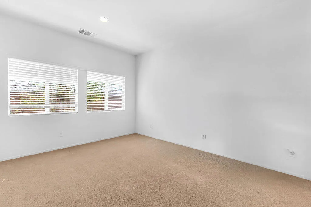 42727 Saint Lucia Street, Indio, California 92203 home-pic-4