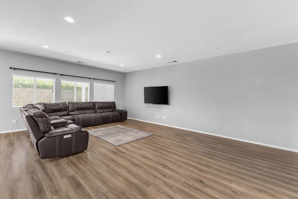 42727 Saint Lucia Street, Indio, California 92203 home-pic-17