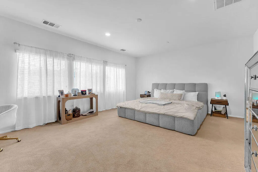 42727 Saint Lucia Street, Indio, California 92203 home-pic-32