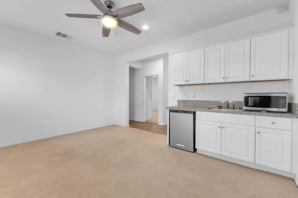 42727 Saint Lucia Street, Indio, California 92203 home-pic-40