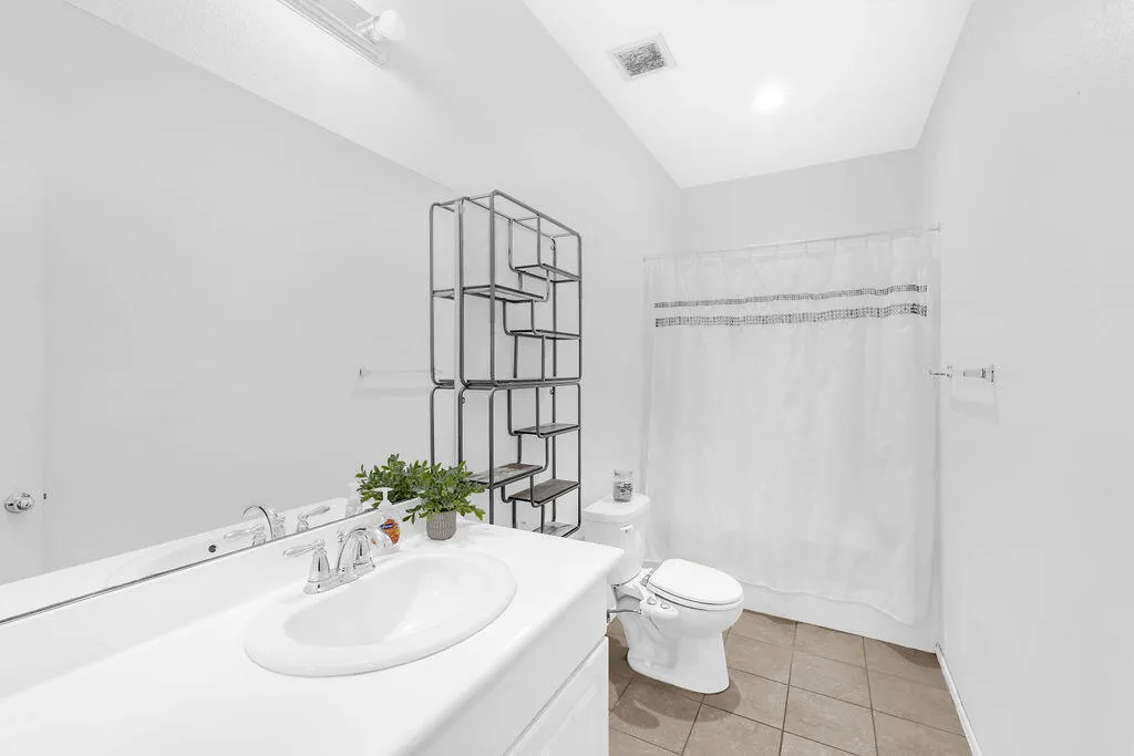 42727 Saint Lucia Street, Indio, California 92203 home-pic-31