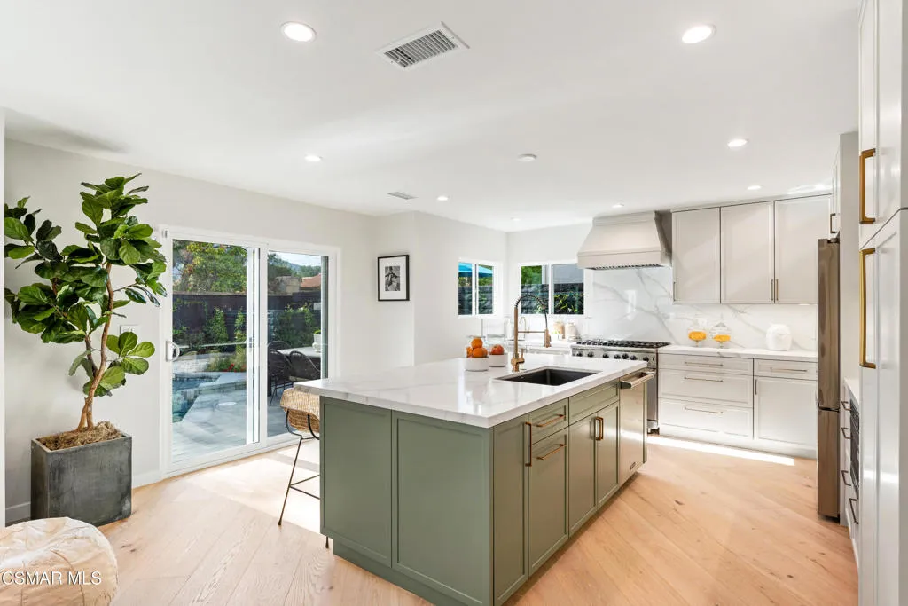 5034 Evanwood Avenue, Oak Park, California 91377 home-pic-20