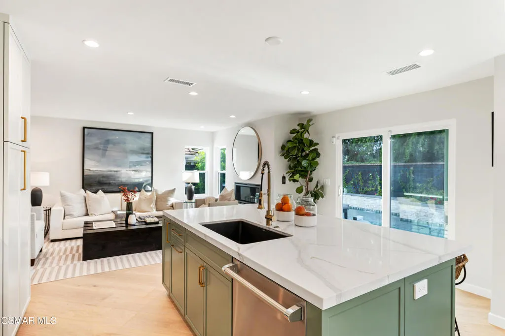 5034 Evanwood Avenue, Oak Park, California 91377 home-pic-23