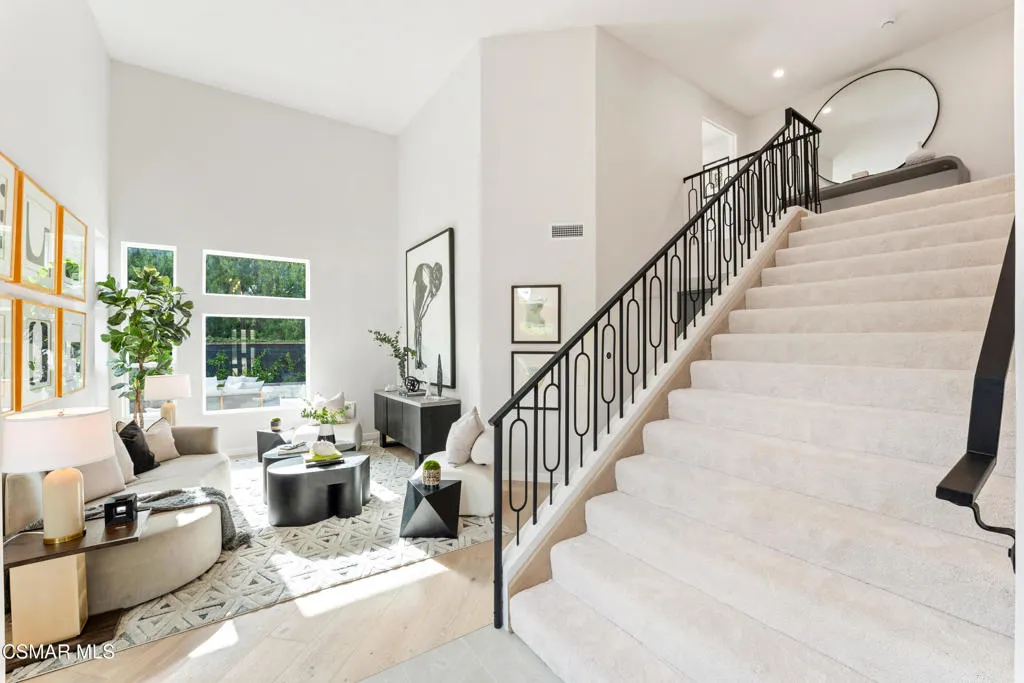 5034 Evanwood Avenue, Oak Park, California 91377 home-pic-9