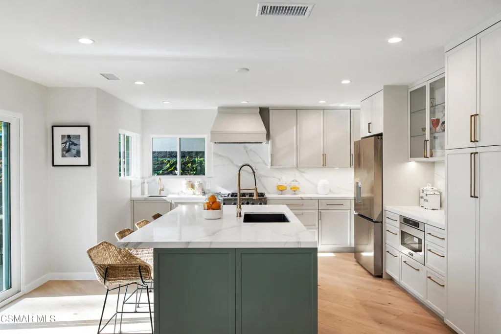 5034 Evanwood Avenue, Oak Park, California 91377 home-pic-21