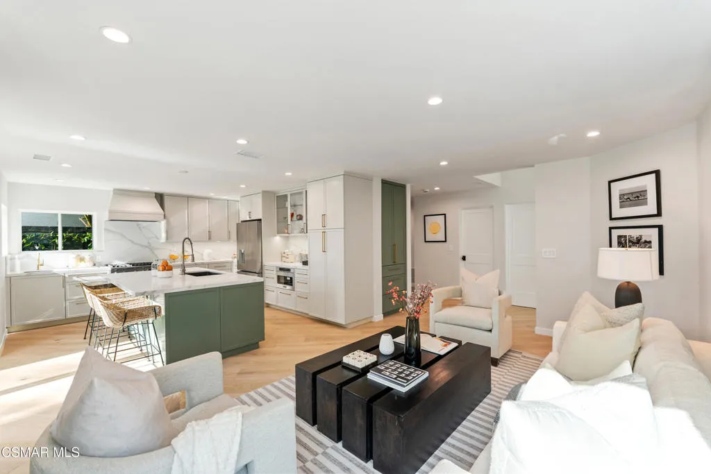 5034 Evanwood Avenue, Oak Park, California 91377 home-pic-31