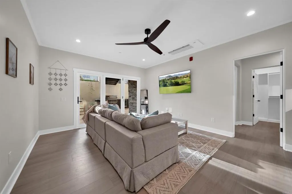 812 N Cleveland Street 1, Oceanside, California 92054 home-pic-32