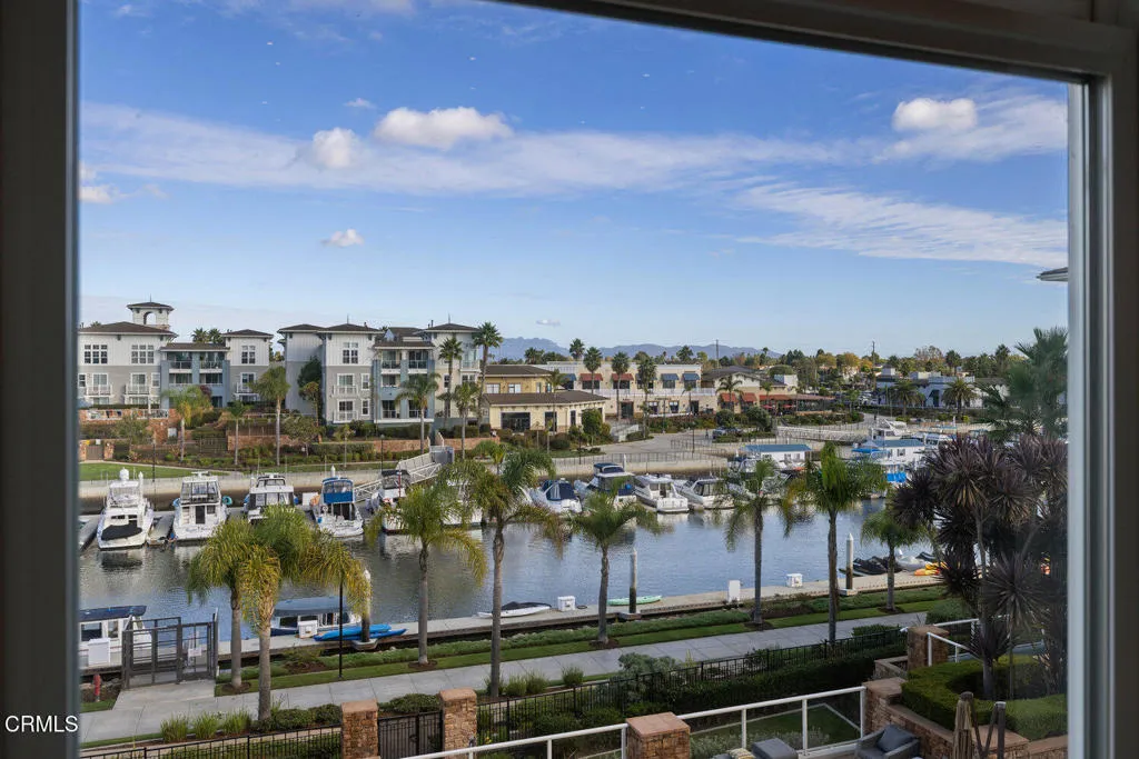 1572 Seabridge Lane, Oxnard, California 93035 home-pic-15