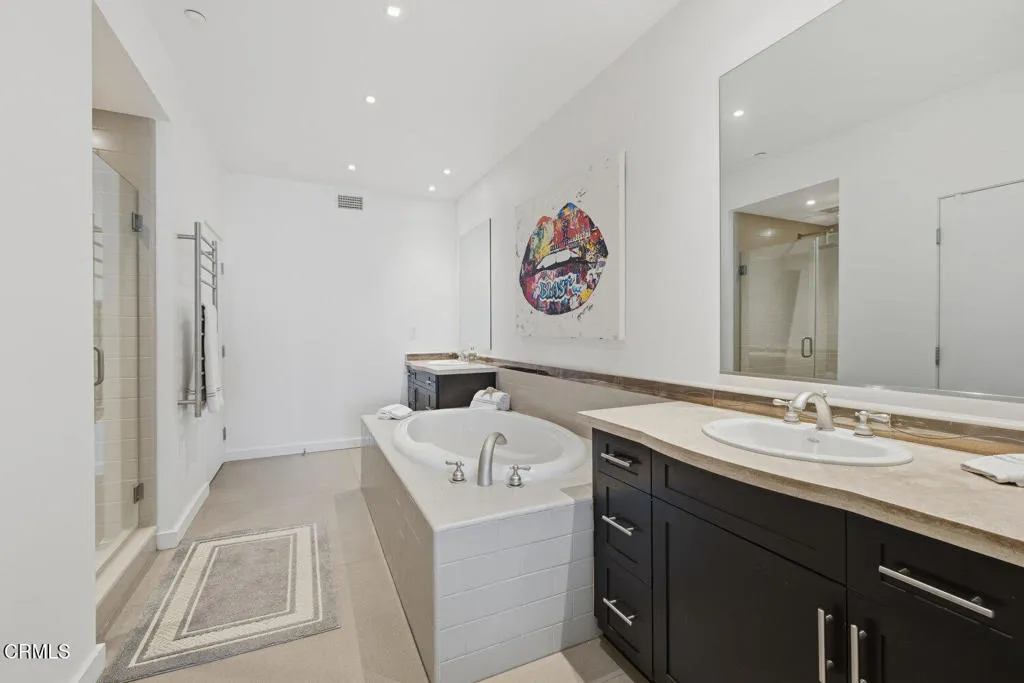 1572 Seabridge Lane, Oxnard, California 93035 home-pic-24