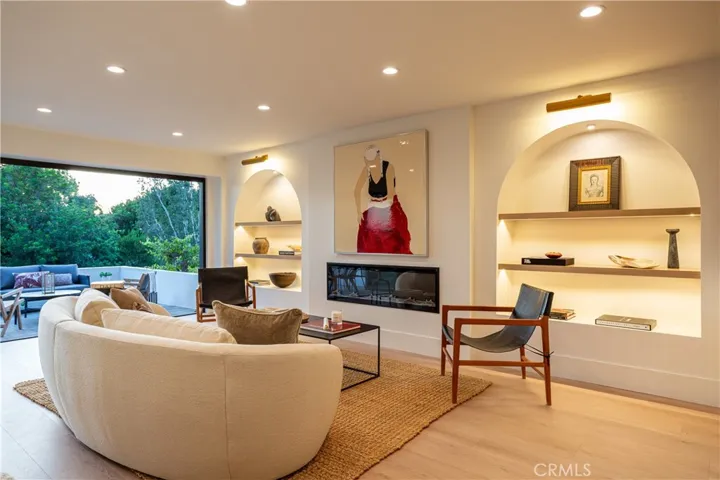 412 Vista Grande, Newport Beach, California 92660