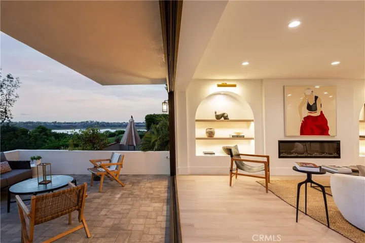412 Vista Grande, Newport Beach, California 92660