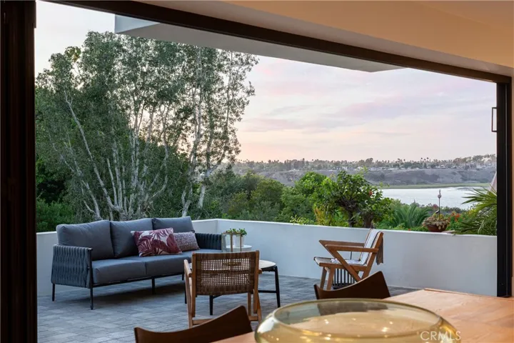 412 Vista Grande, Newport Beach, California 92660