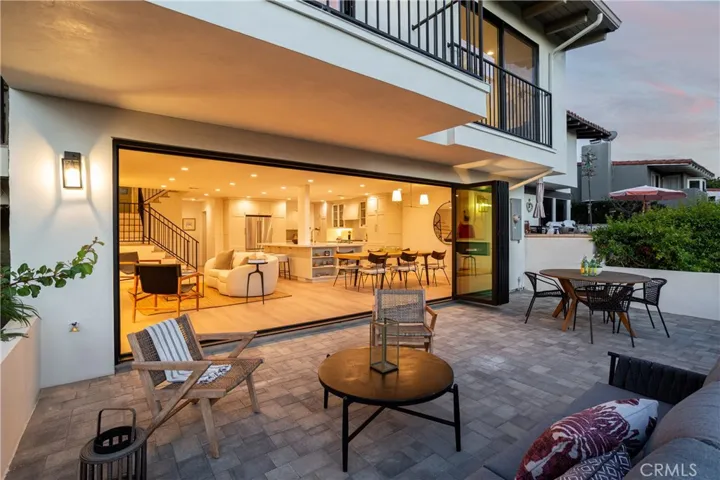 412 Vista Grande, Newport Beach, California 92660