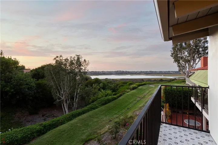 412 Vista Grande, Newport Beach, California 92660