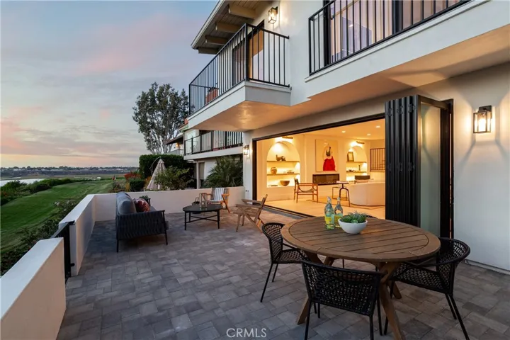 412 Vista Grande, Newport Beach, California 92660