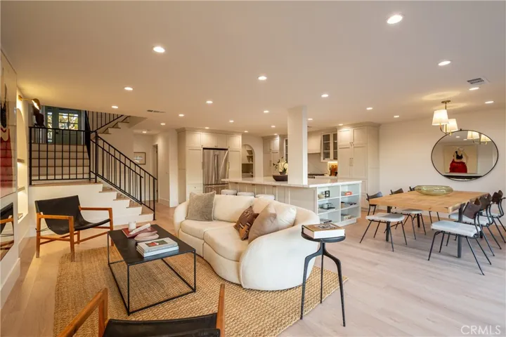 412 Vista Grande, Newport Beach, California 92660