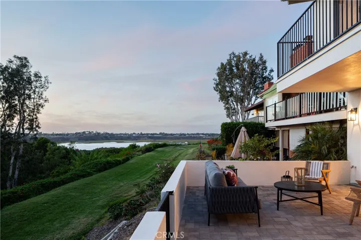 412 Vista Grande, Newport Beach, California 92660