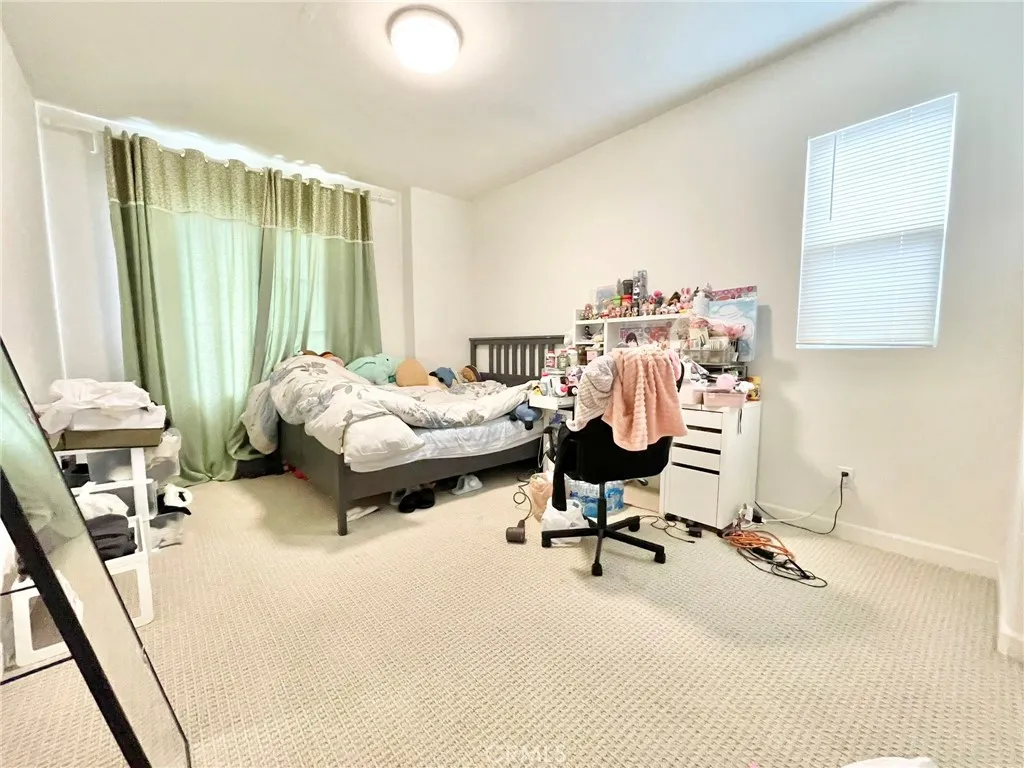 15714 Moonflower Ave, Chino, California 91708 home-pic-16