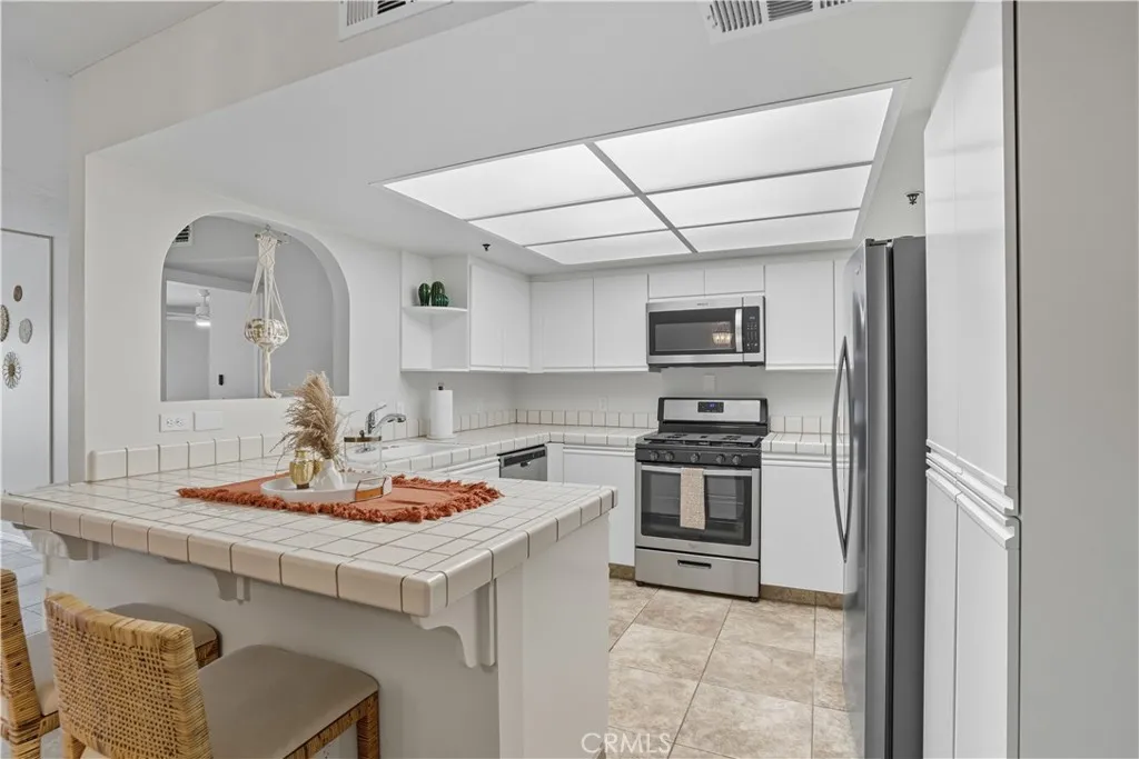 43131 Wall H, Hemet, California 92544 home-pic-10